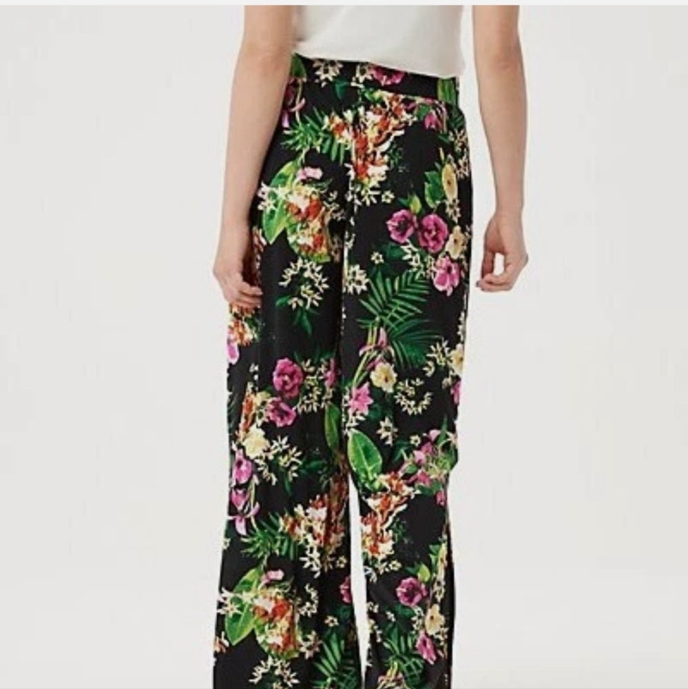 Flowy Floral Bottoms - Picture 6 of 6